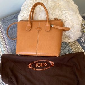 Tod’s Princess Diana purse in very good condition!!